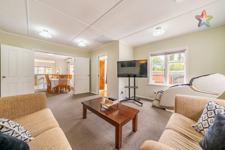 Photo of property in 1 Peel Place, Wainuiomata, Lower Hutt, 5014