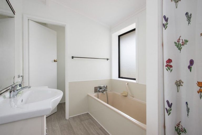 Photo of property in 15 Crossley Street, Katikati, 3129