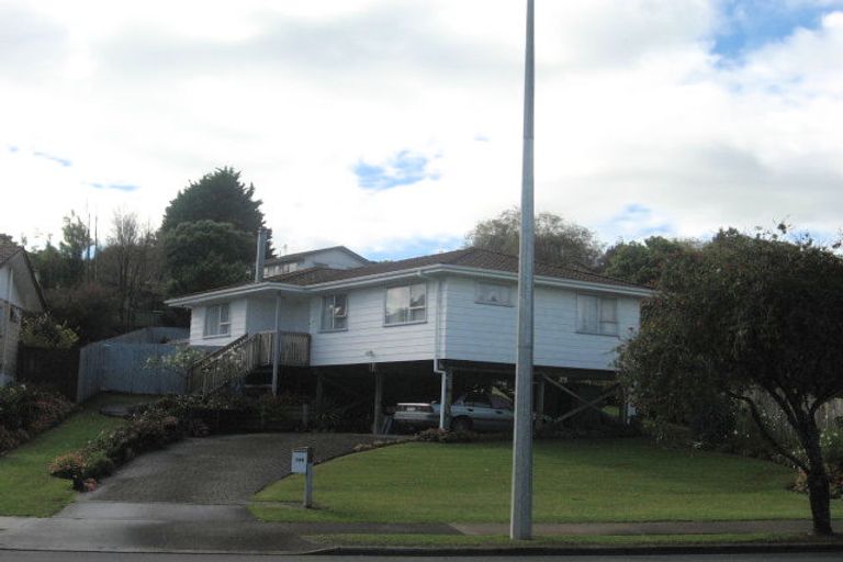 Photo of property in 144 Aviemore Drive, Highland Park, Auckland, 2010