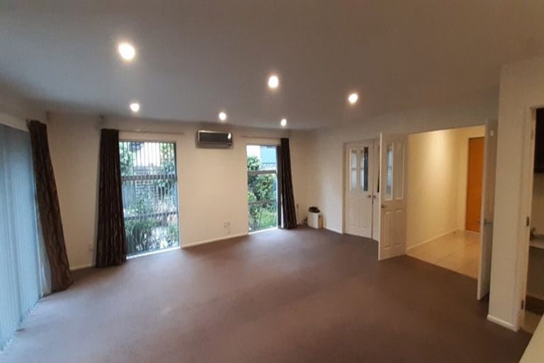 Photo of property in 4 The Oval, Hillmorton, Christchurch, 8024