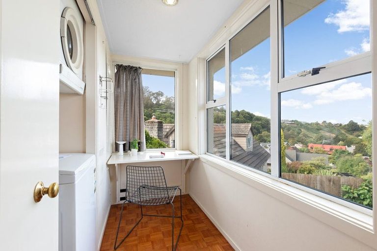Photo of property in 1 Colquhoun Street, Glenross, Dunedin, 9011