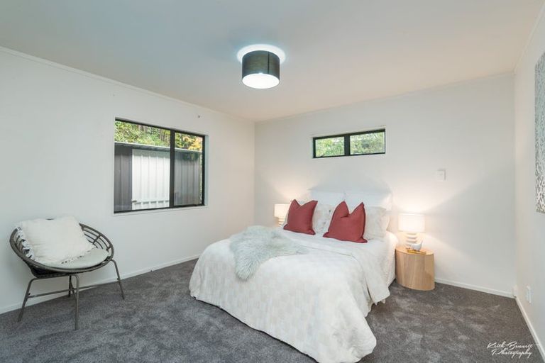 Photo of property in 2/126 Tirohanga Road, Tirohanga, Lower Hutt, 5010