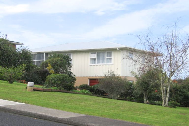 Photo of property in 20 Fairway Avenue, Red Beach, 0932