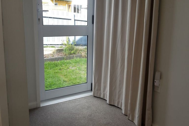 Photo of property in 18a Penryn Drive, Camborne, Porirua, 5026