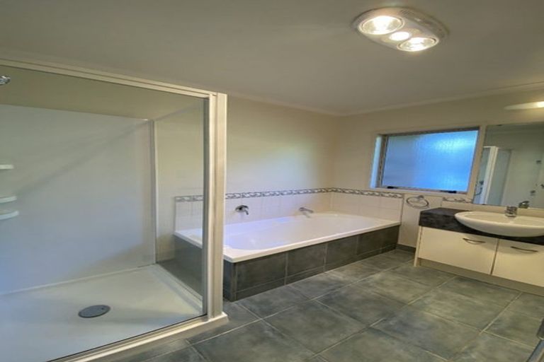 Photo of property in 25 Totara Views Drive, Red Beach, 0932