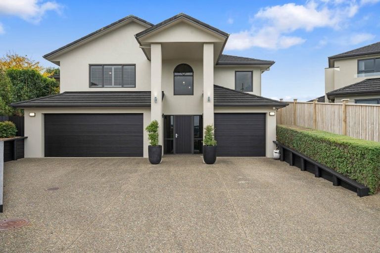 Photo of property in 9 Ellivani Rise, Pukekohe, 2120