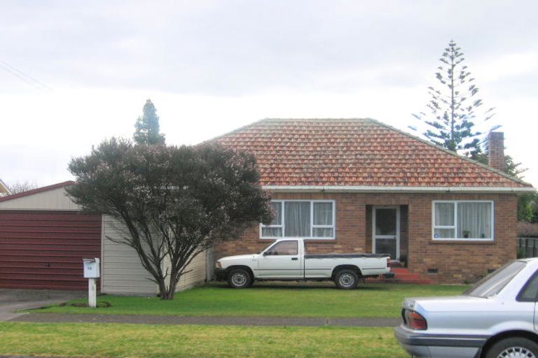 Photo of property in 13 Youngs Road, Papakura, 2110