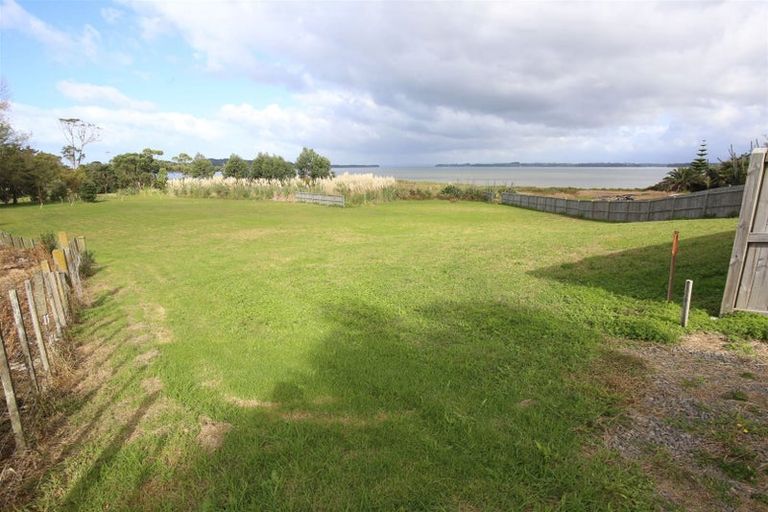 Photo of property in 61 Athenree Road, Athenree, 3177