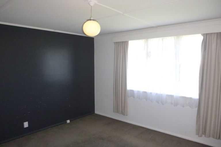 Photo of property in 33 Leicester Street, Cannons Creek, Porirua, 5024