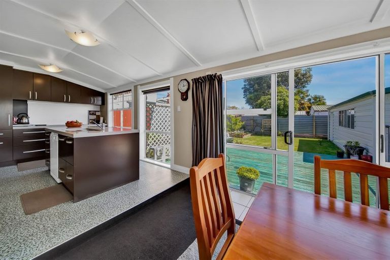 Photo of property in 29 Douglas Street, Hawera, 4610