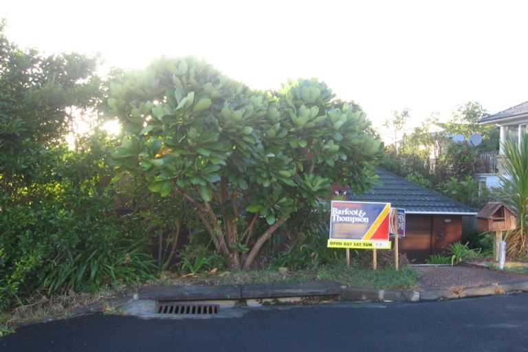 Photo of property in 29 Speedy Crescent, Hillcrest, Auckland, 0627