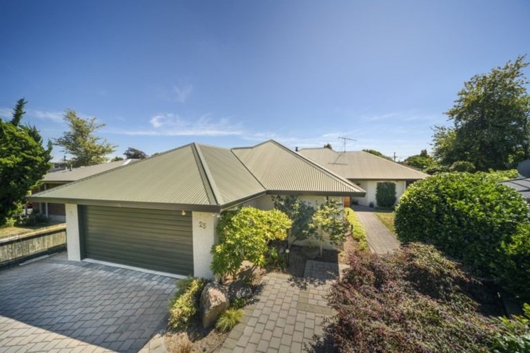 Photo of property in 25 Akaroa Avenue, Awapuni, Palmerston North, 4412