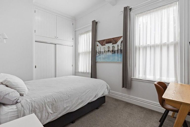 Photo of property in 17 Myrtle Crescent, Mount Cook, Wellington, 6021