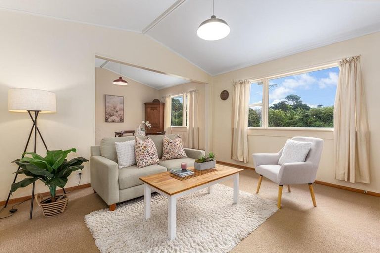 Photo of property in 9 Toenga Road, Pukerua Bay, 5026