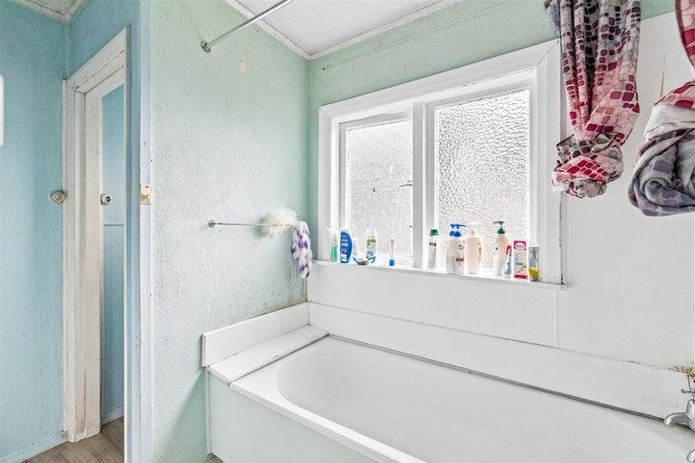 Photo of property in 17 Hurley Road, Paraparaumu Beach, Paraparaumu, 5032