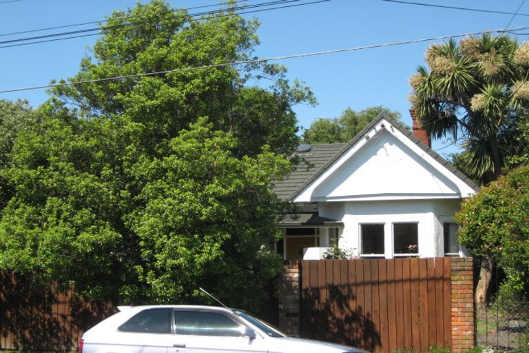 Photo of property in 16 Stapletons Road, Richmond, Christchurch, 8013