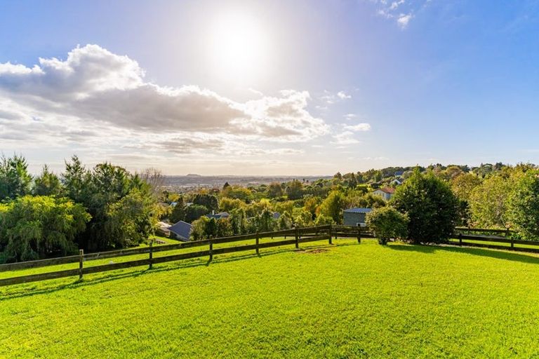 Photo of property in 236 Point View Drive, East Tamaki Heights, Auckland, 2016