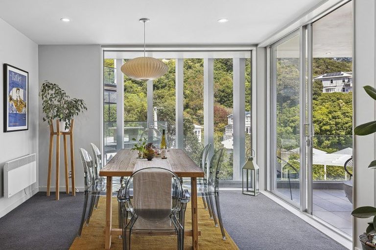 Photo of property in Alto Apartments, 2a/22 Telford Terrace, Oriental Bay, Wellington, 6011