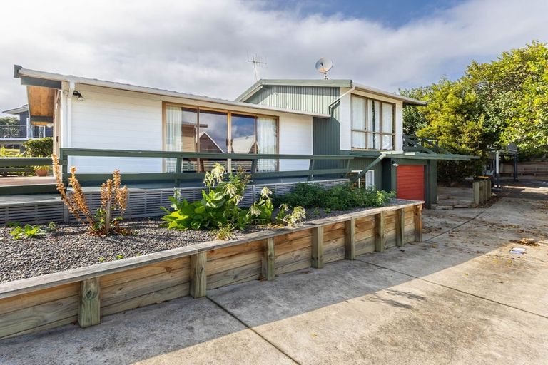 Photo of property in 6 Tahi Road, Paraparaumu Beach, Paraparaumu, 5032