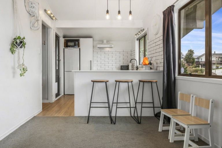 Photo of property in 11 Browning Crescent, Owhata, Rotorua, 3010