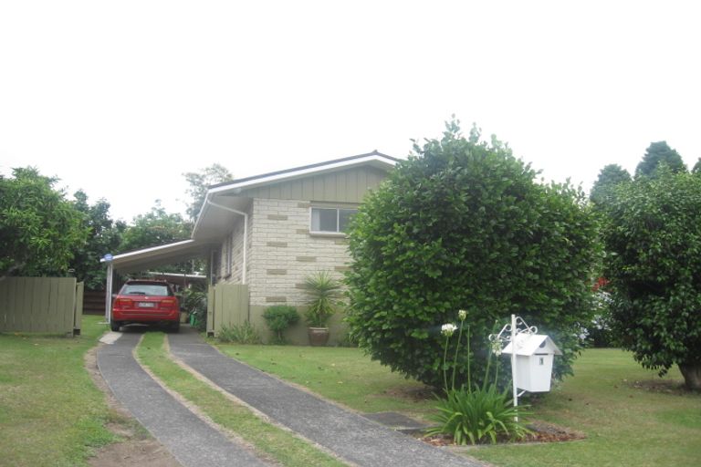 Photo of property in 1 Barrow Place, Te Puke, 3119
