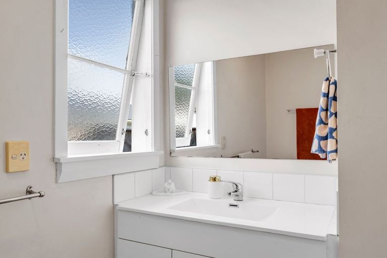 Photo of property in 6 Fairs Road, Milson, Palmerston North, 4414