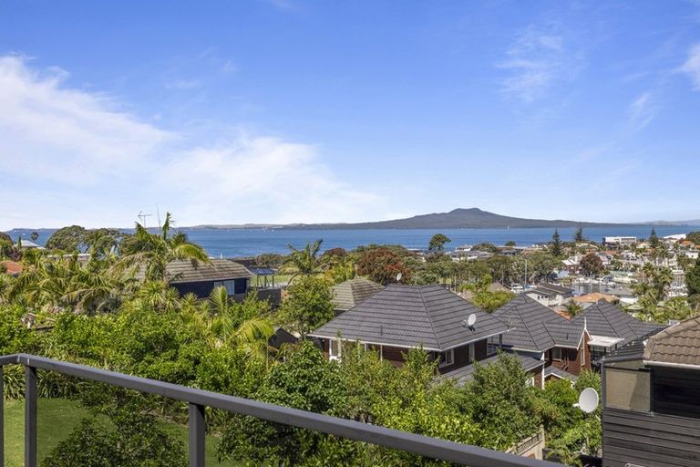 Photo of property in 1/11 Seaview Road, Castor Bay, Auckland, 0620