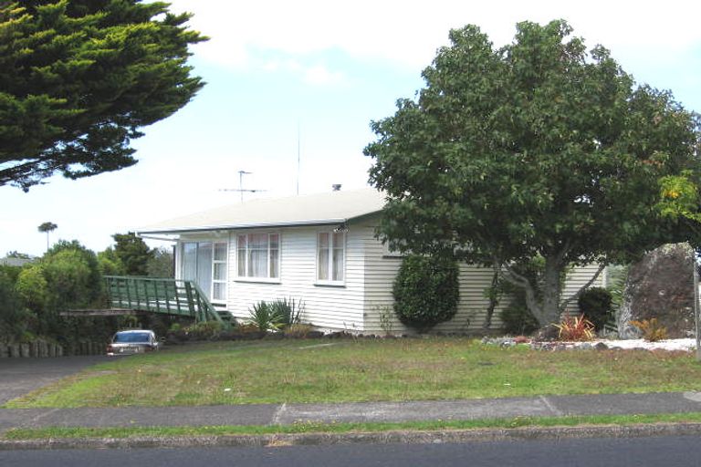 Photo of property in 264 Glamorgan Drive, Northcross, Auckland, 0630