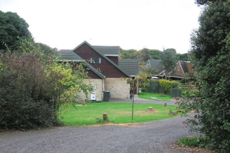 Photo of property in 1 Marae Lane, Waikanae, 5036