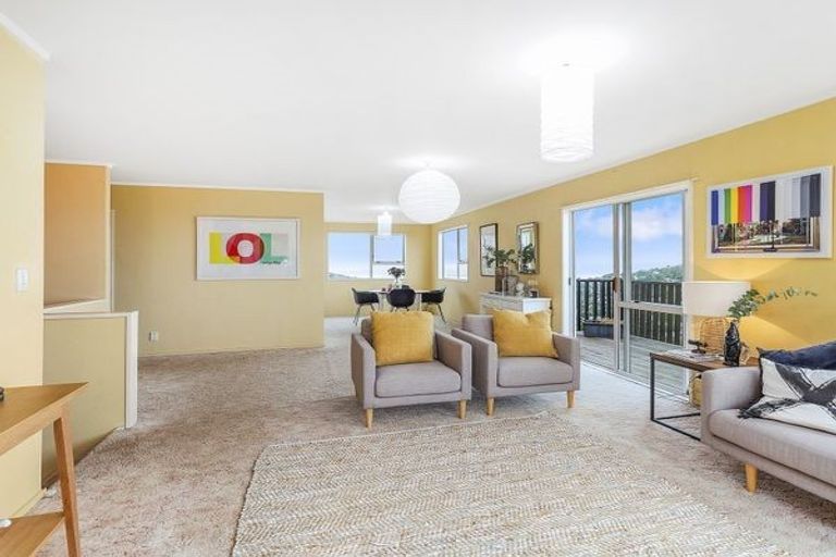 Photo of property in 1 Chequers Way, Crofton Downs, Wellington, 6035