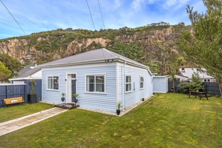Photo of property in 38 Stoke Street, Sumner, Christchurch, 8081