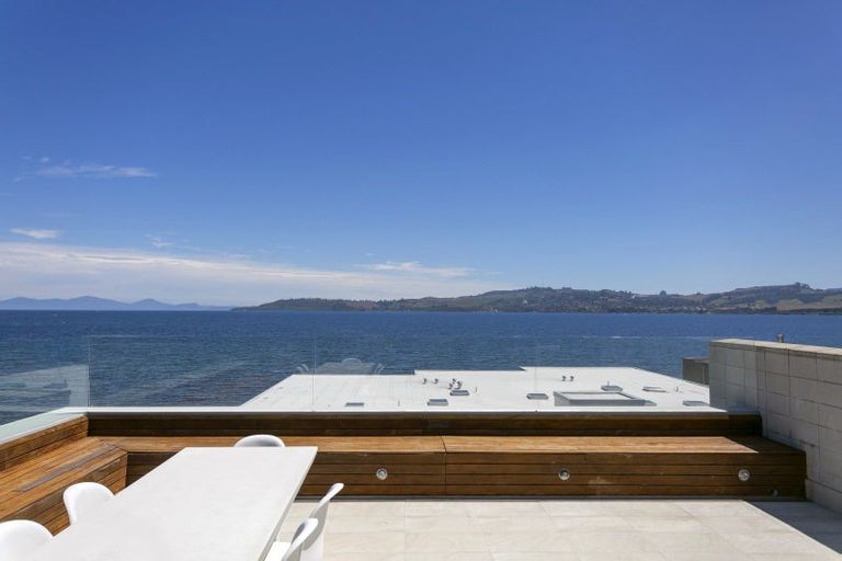 Photo of property in 20/225 Lake Terrace, Waipahihi, Taupo, 3330