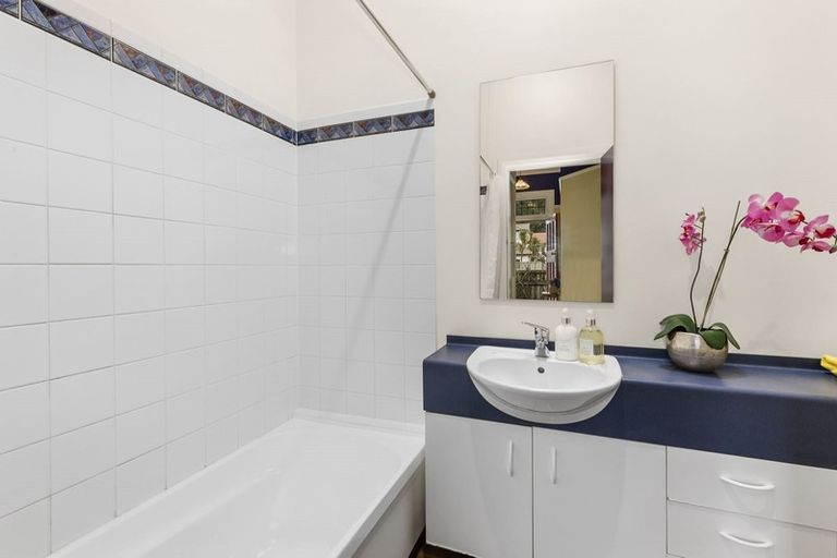 Photo of property in 2 Ngaio Street, Eastbourne, Lower Hutt, 5013