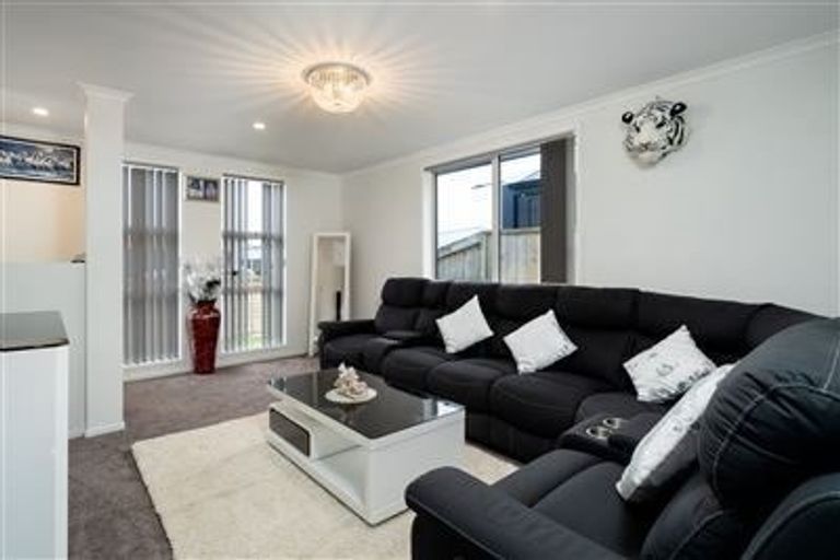 Photo of property in 17 Pimelea Street, Papamoa Beach, Papamoa, 3118