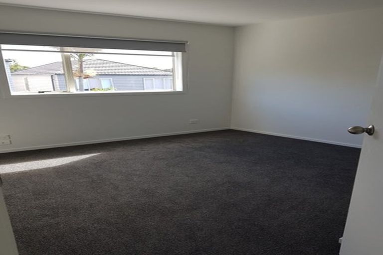 Photo of property in 5/14 Fields Parade, Oteha, Auckland, 0632