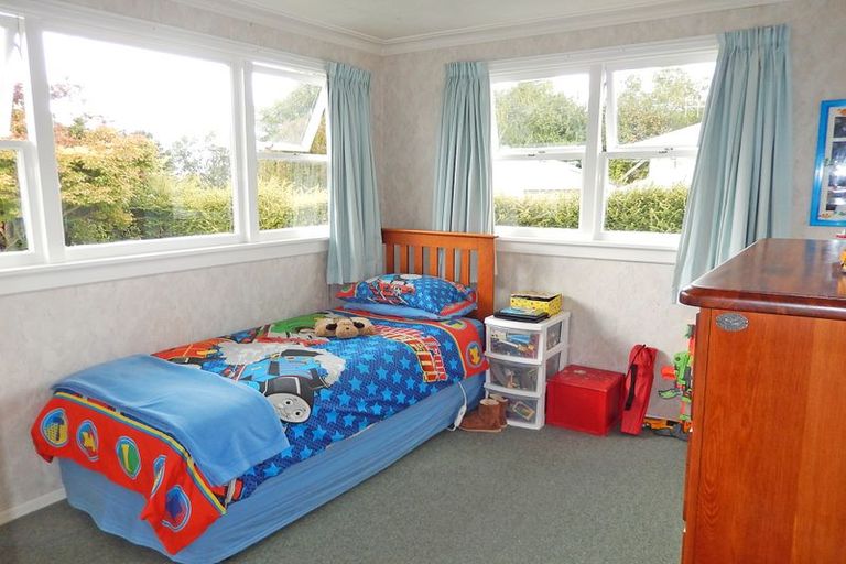 Photo of property in 16 Burn Street, Holmes Hill, Oamaru, 9401