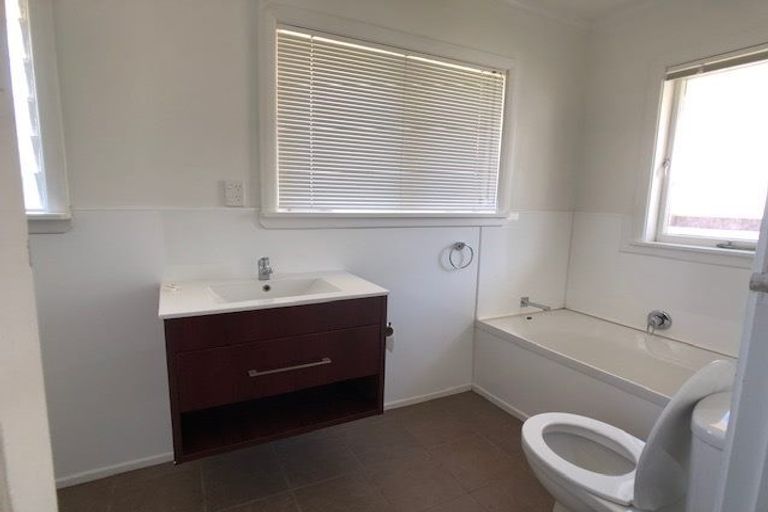 Photo of property in 4 Simpson Road, Ranui, Auckland, 0612