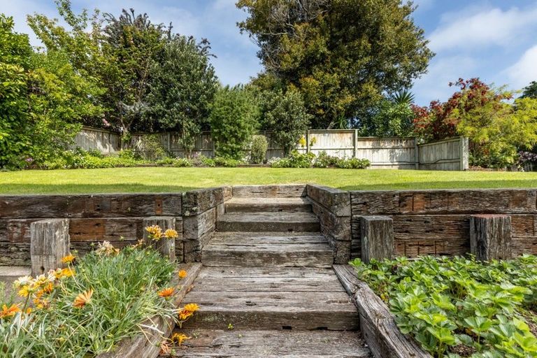 Photo of property in 8 Lambton Road, Hospital Hill, Napier, 4110