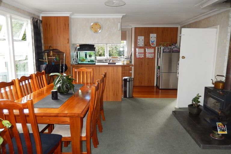 Photo of property in 16 Burn Street, Holmes Hill, Oamaru, 9401