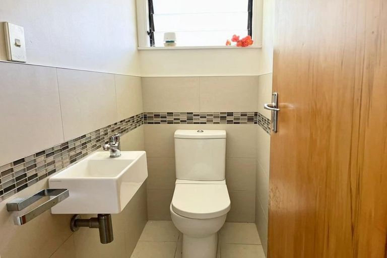 Photo of property in 158b Titirangi Road, New Lynn, Auckland, 0600