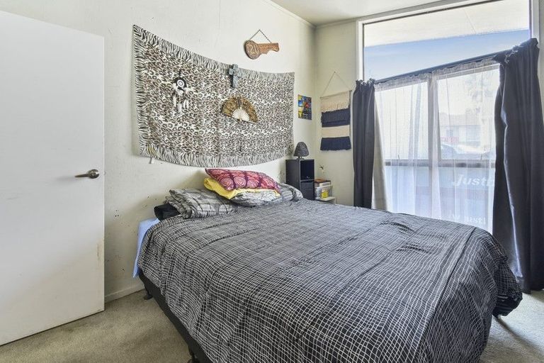 Photo of property in 5 Iris Place, Clendon Park, Auckland, 2103