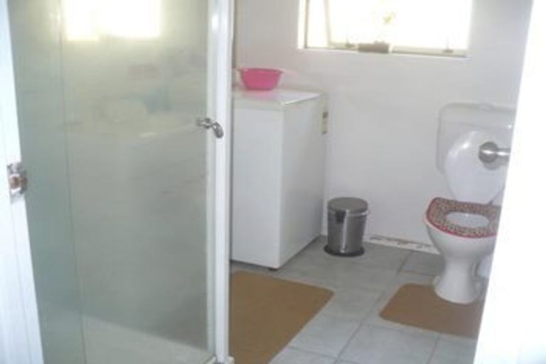 Photo of property in 9 Silverstone Place, Henderson, Auckland, 0612