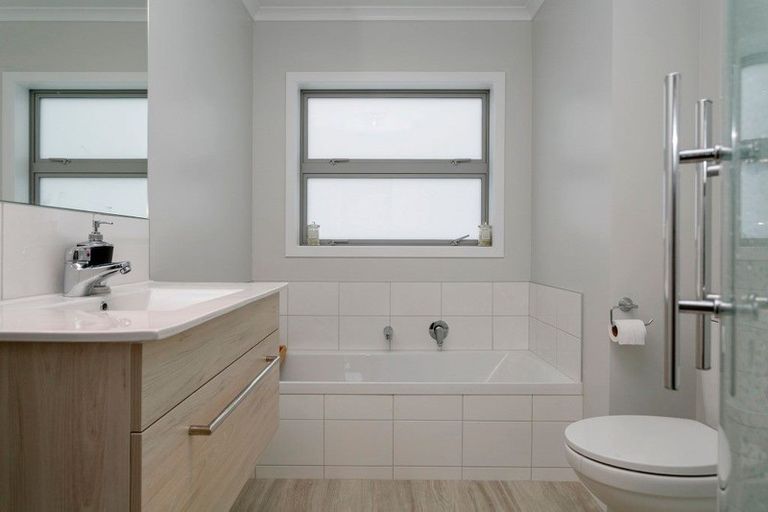 Photo of property in 4 Loch Haven Lane, Kinloch, Taupo, 3377