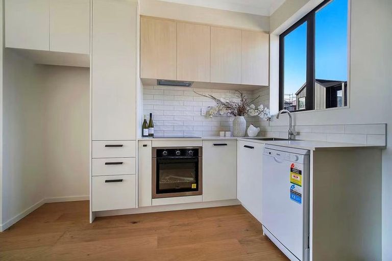 Photo of property in 60 Waipuhinui Way, Wiri, Auckland, 2104