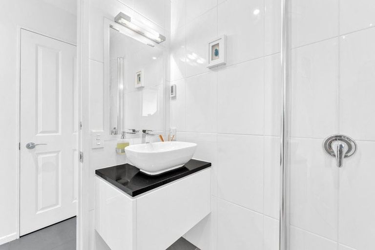 Photo of property in 37 Vincent Street, Waterloo, Lower Hutt, 5011