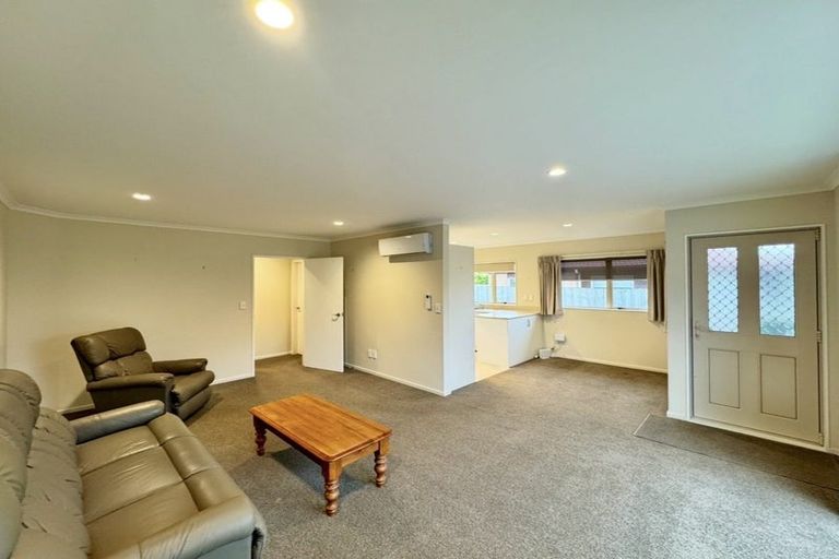 Photo of property in Rangeview Villas, 54/9 Fuller Close, Levin, 5510
