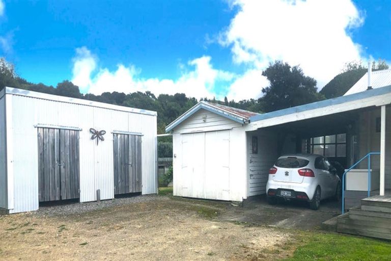 Photo of property in 1550 Coast Road, Pongaroa, 4991