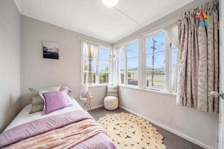 Photo of property in 20 Seddon Street, Naenae, Lower Hutt, 5011