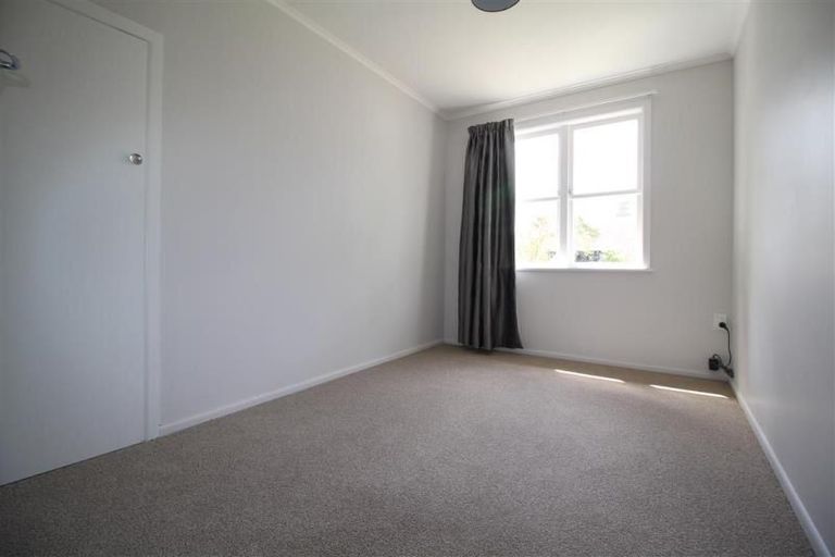 Photo of property in 21 Phillip Avenue, Glen Eden, Auckland, 0602