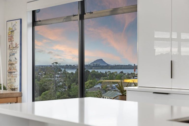 Photo of property in 101 Oteki Park Drive, Welcome Bay, Tauranga, 3112